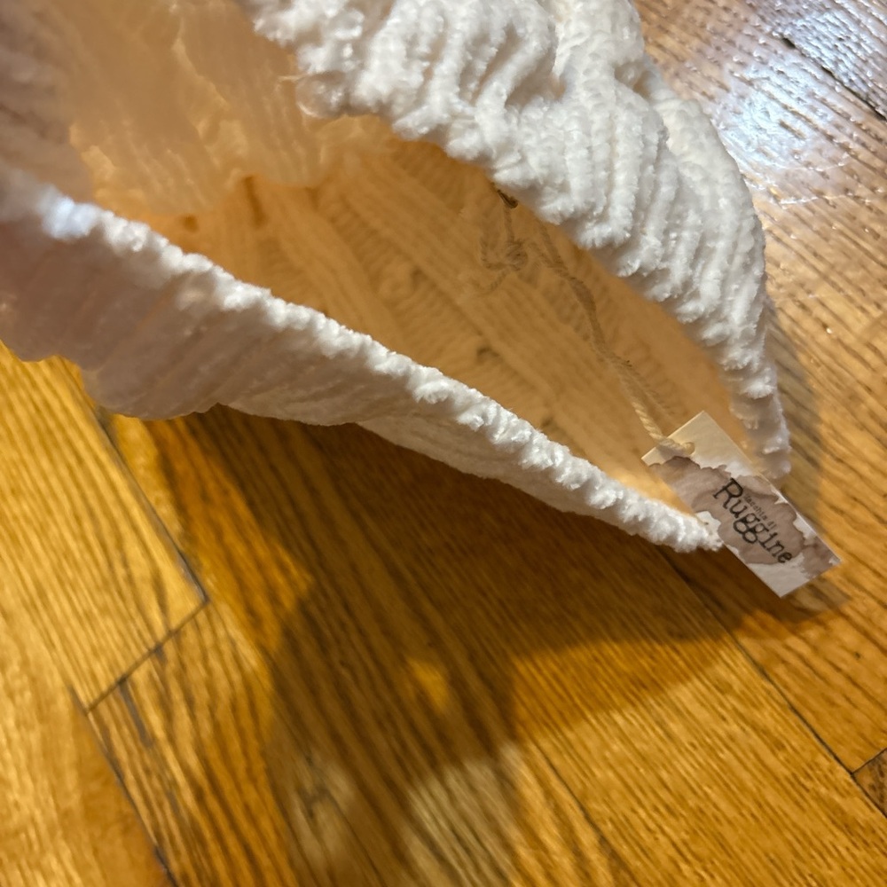 Chic Cream Knit Beanie with Pom-Pom - Picture 5 of 6